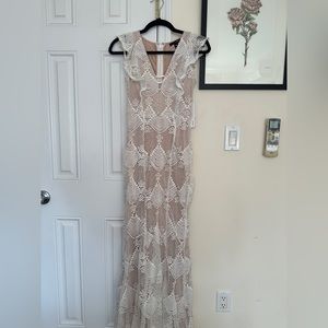 Long white lace dress mermaid cut